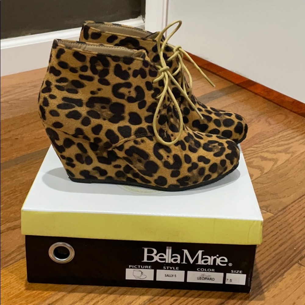 Bella Marie Leopard booties size 7.5
